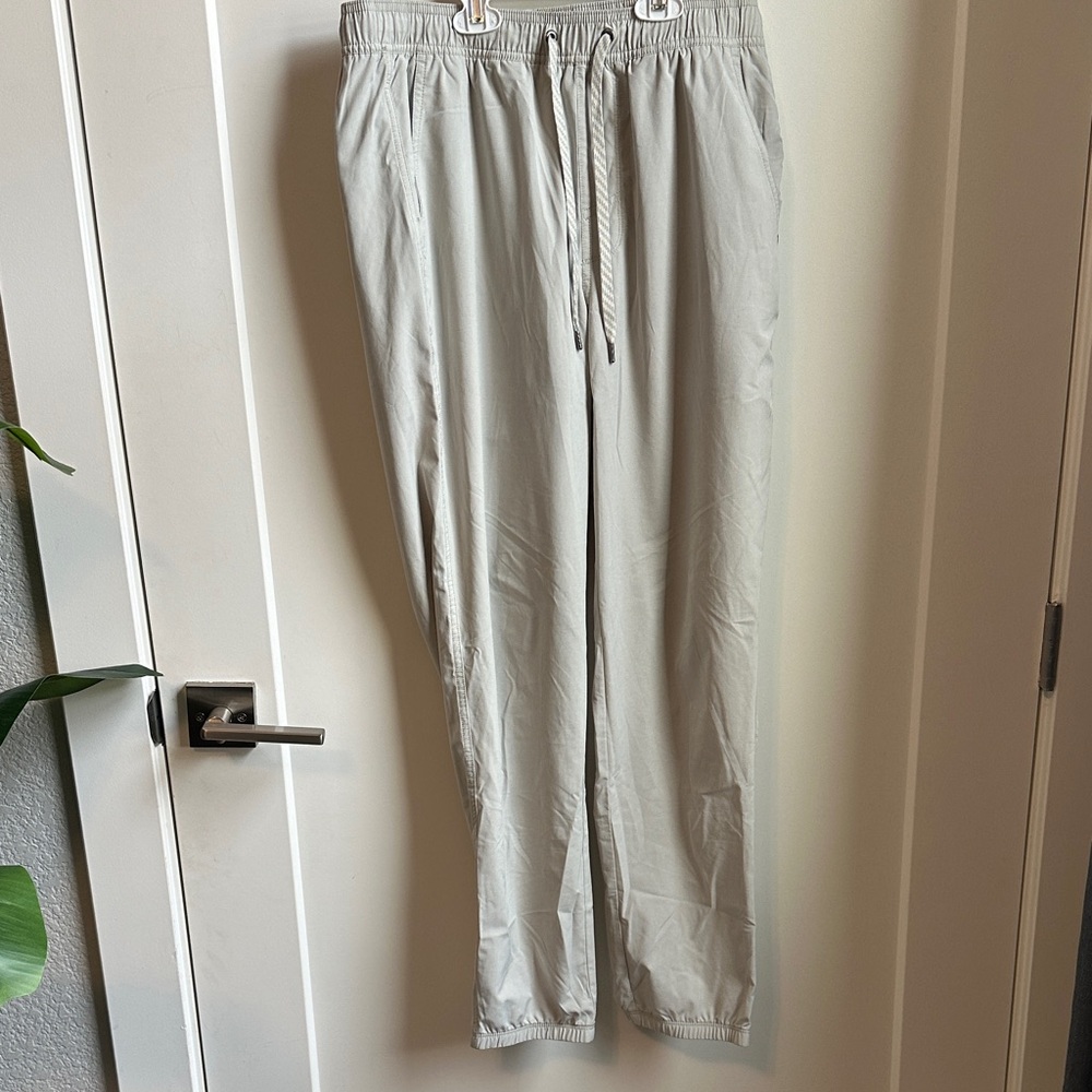 Vuori Men's Light Gray kore Joggers